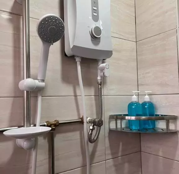 ユースホステル Room3a#ig Theme Bargainous#shared Bathroom#3pax#2min Kek Lok Si