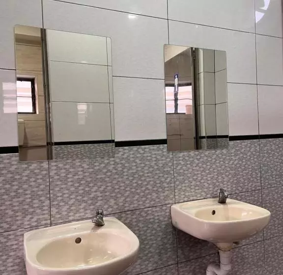 ユースホステル Room3a#ig Theme Bargainous#shared Bathroom#3pax#2min Kek Lok Si