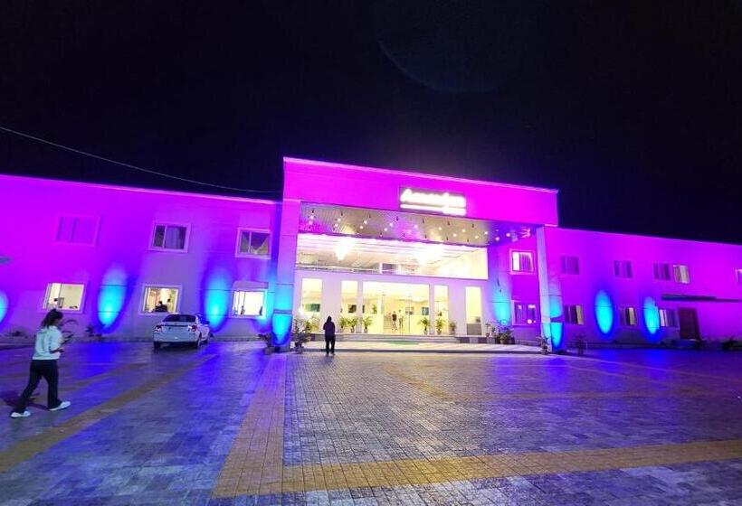 Отель Aanandam Greens