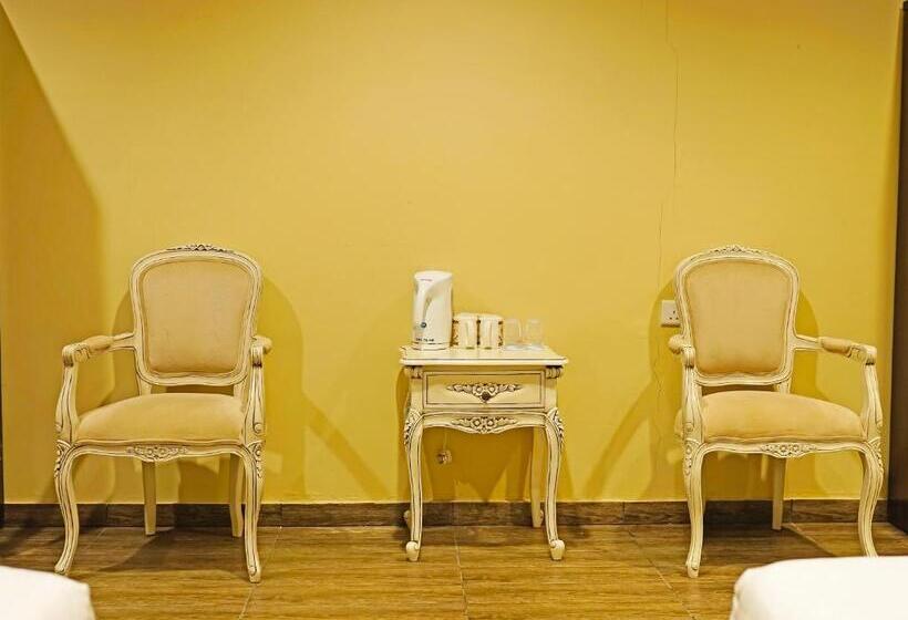 فندق Capital O 90557 Dedsaan Beach Village