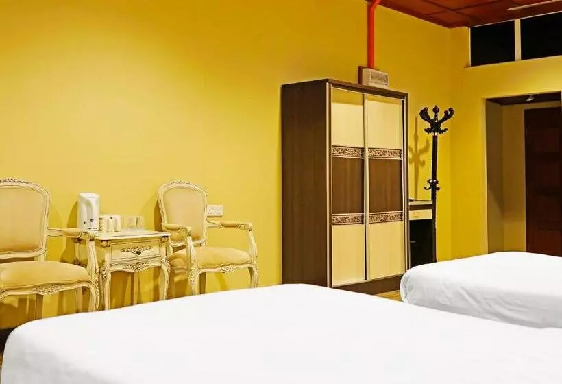 Hotelli Capital O 90557 Dedsaan Beach Village