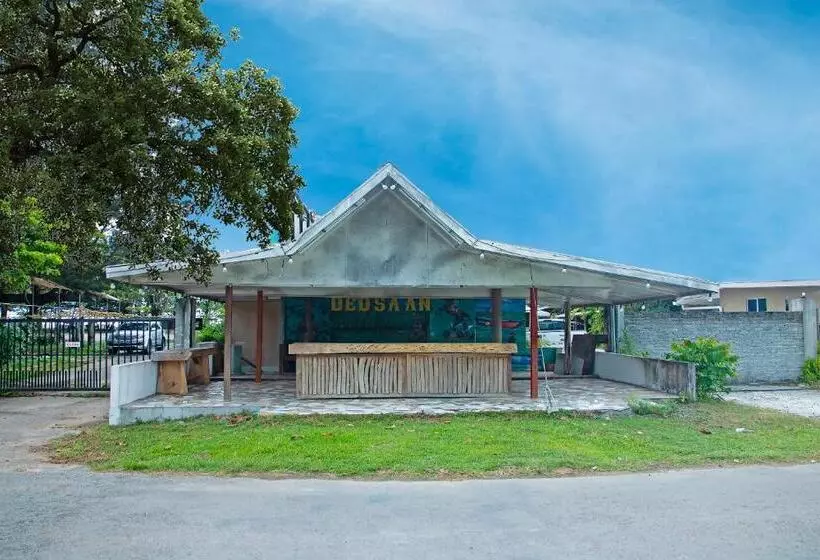 Hotelli Capital O 90557 Dedsaan Beach Village