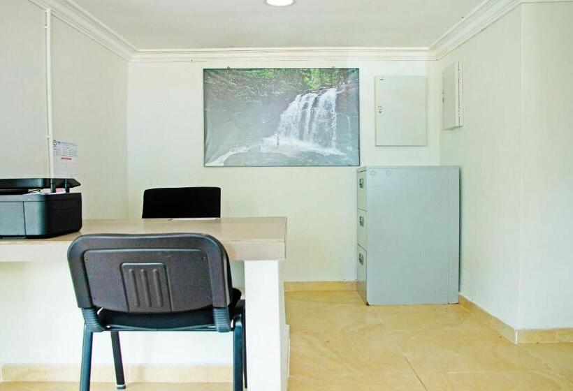 فندق Capital O 90557 Dedsaan Beach Village