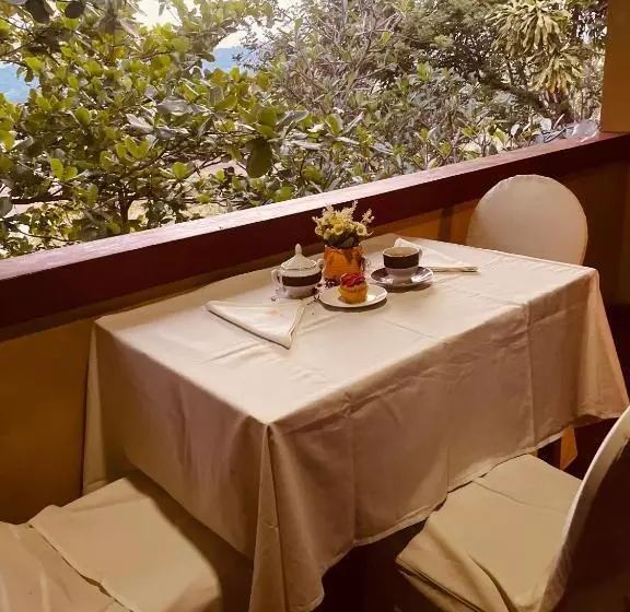 Hotelli Rest House   Teldeniya