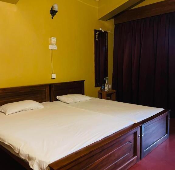 Hotel Rest House   Teldeniya