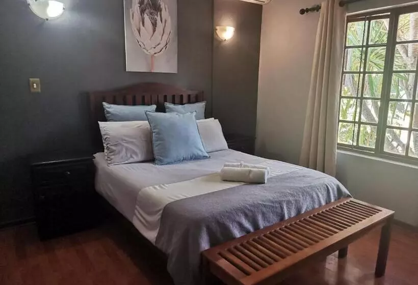 ホテル Sanloo Manor Guesthouse