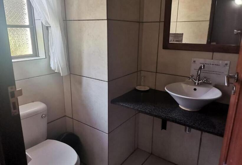 Отель Sanloo Manor Guesthouse