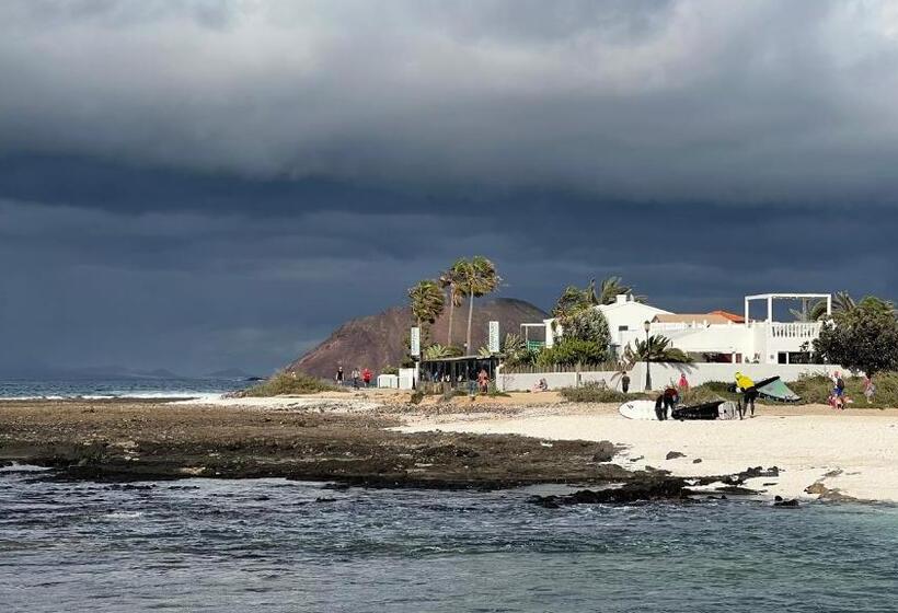 פנסיון Kauri Nomad Surf & Kite House