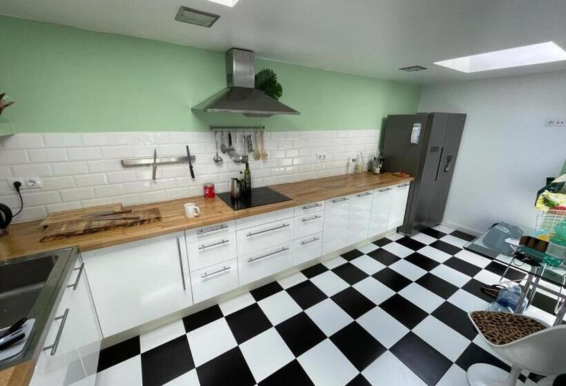 פנסיון Kauri Nomad Surf & Kite House