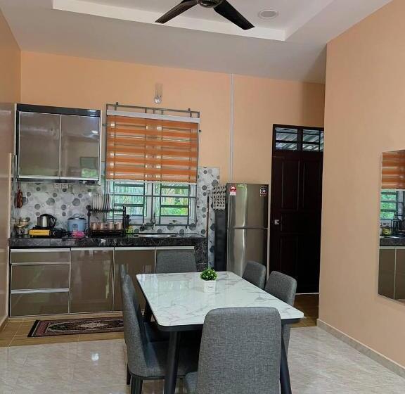 פנסיון Nsjay Guest House