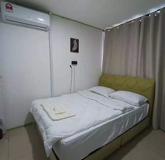 ペンション Oyo Home 90723 Green Leaf Guest Lodge Kk