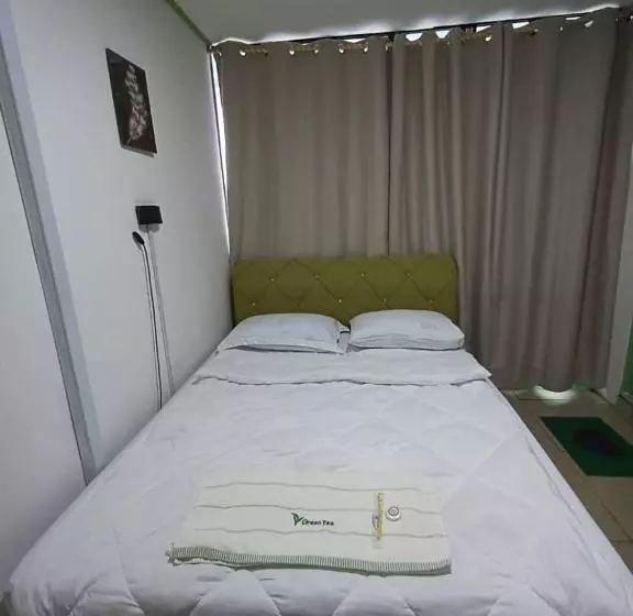 ペンション Oyo Home 90723 Green Leaf Guest Lodge Kk