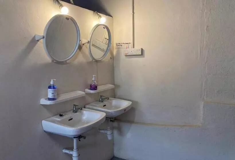 پانسیون Stop @melaka Guesthouse