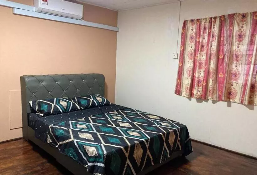 پانسیون Stop @melaka Guesthouse