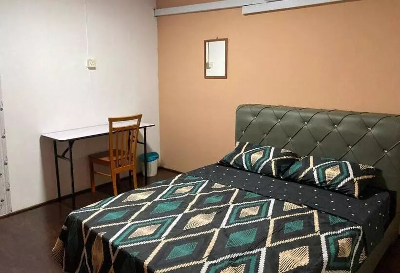 پانسیون Stop @melaka Guesthouse