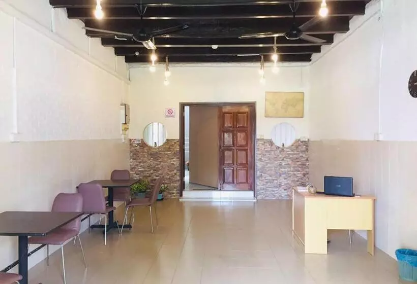 پانسیون Stop @melaka Guesthouse