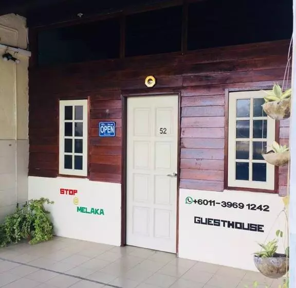 پانسیون Stop @melaka Guesthouse