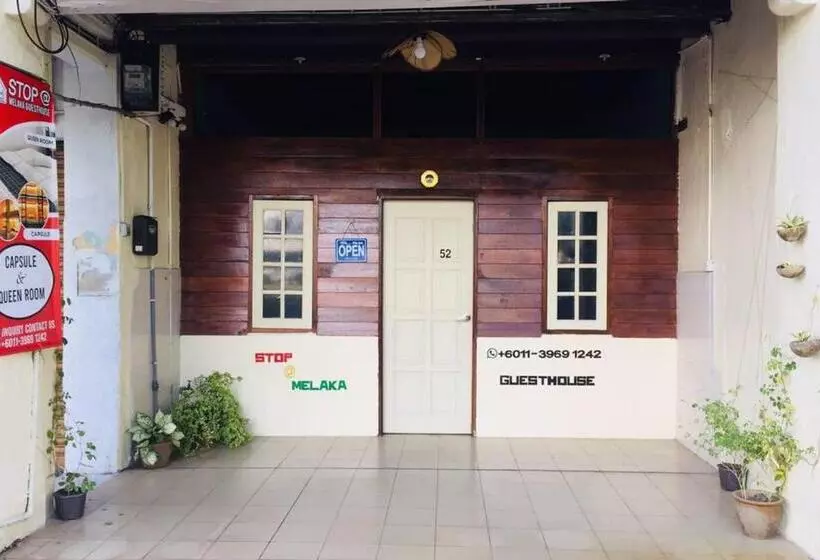 پانسیون Stop @melaka Guesthouse