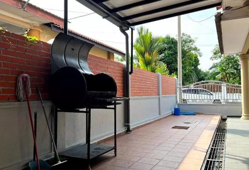 Majatalo Yb Guest House 4 Bilik 5 Katil