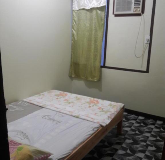 호스텔 Villa Travellers House