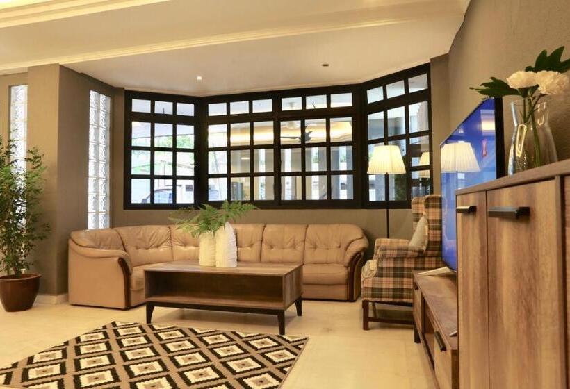 Bed and Breakfast G Beach Front Villa