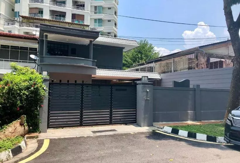 ベッドアンドブレックファースト G Beach Front Villa