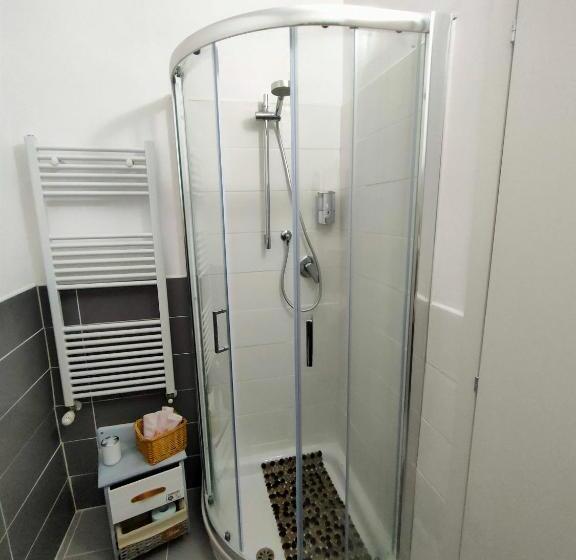 تختخواب و صبحانه La Staccionata Bianca