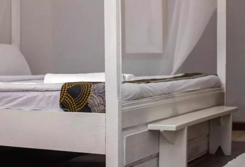 Captains Villa   Where Lake Malawi And Shire River Meet, Historical Hotel At Waterfront Next To The