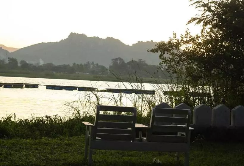 Captains Villa   Where Lake Malawi And Shire River Meet, Historical Hotel At Waterfront Next To The