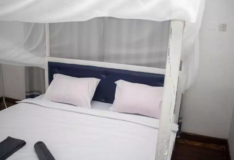 Captains Villa   Where Lake Malawi And Shire River Meet, Historical Hotel At Waterfront Next To The