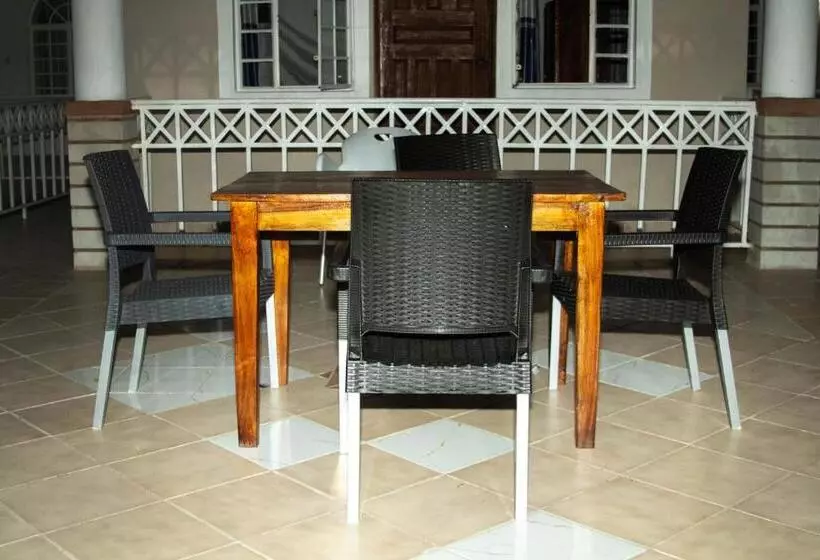 Captains Villa   Where Lake Malawi And Shire River Meet, Historical Hotel At Waterfront Next To The