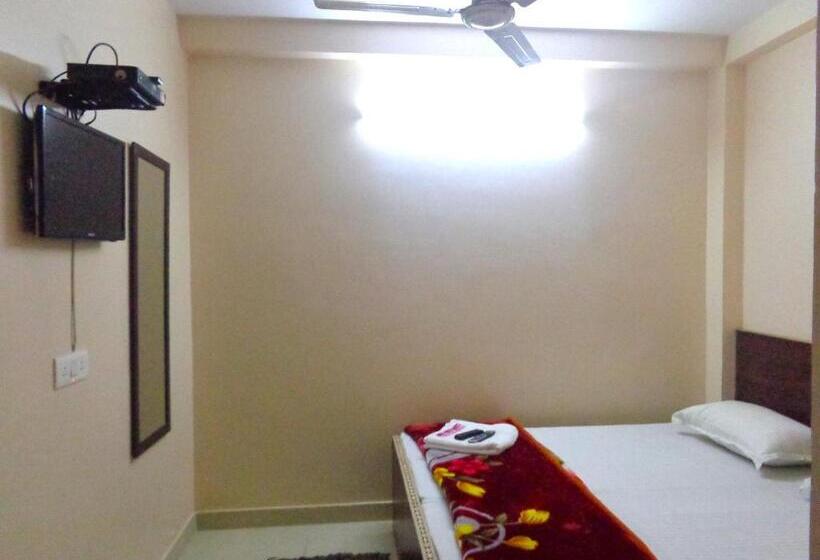 פנסיון Deurali Dx ,walk In Nizamuddin Railway Station