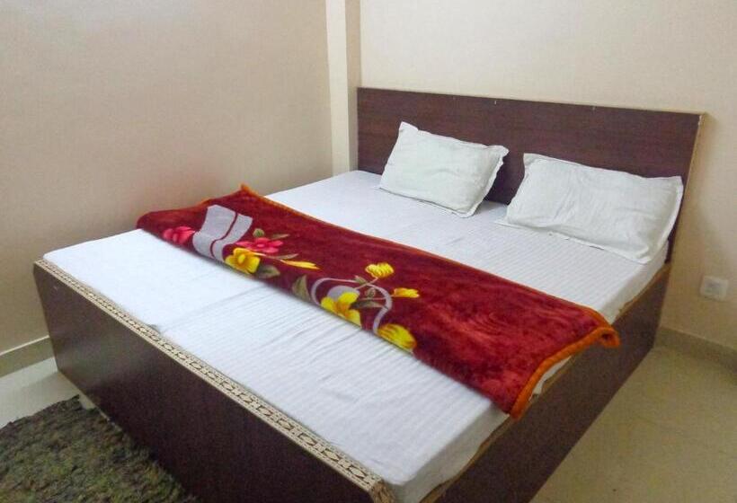 פנסיון Deurali Dx ,walk In Nizamuddin Railway Station