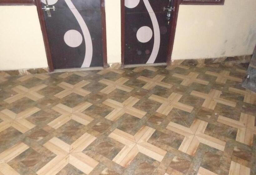 פנסיון Deurali Dx ,walk In Nizamuddin Railway Station