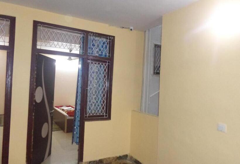 פנסיון Deurali Dx ,walk In Nizamuddin Railway Station