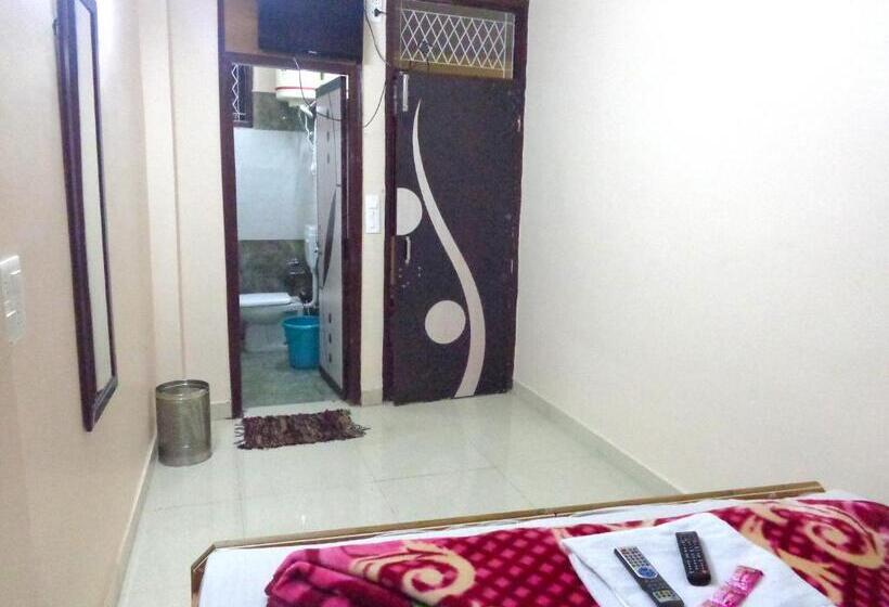 פנסיון Deurali Dx ,walk In Nizamuddin Railway Station