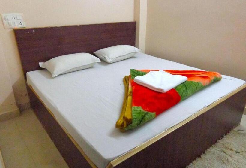 פנסיון Deurali Dx ,walk In Nizamuddin Railway Station