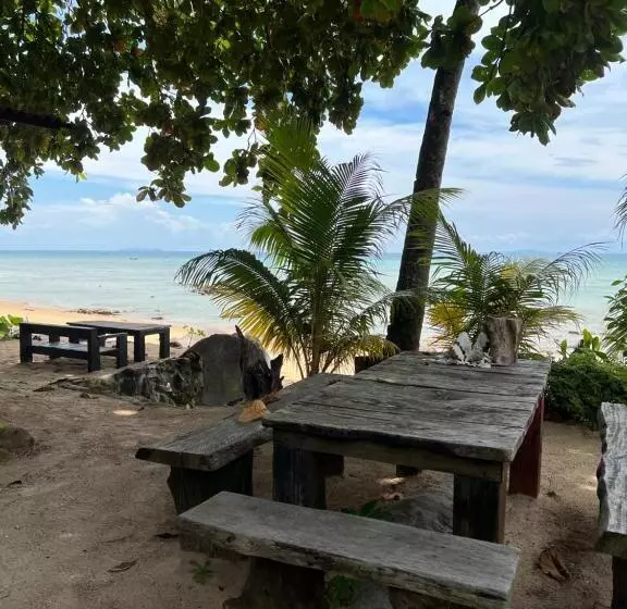 Majatalo Beach House