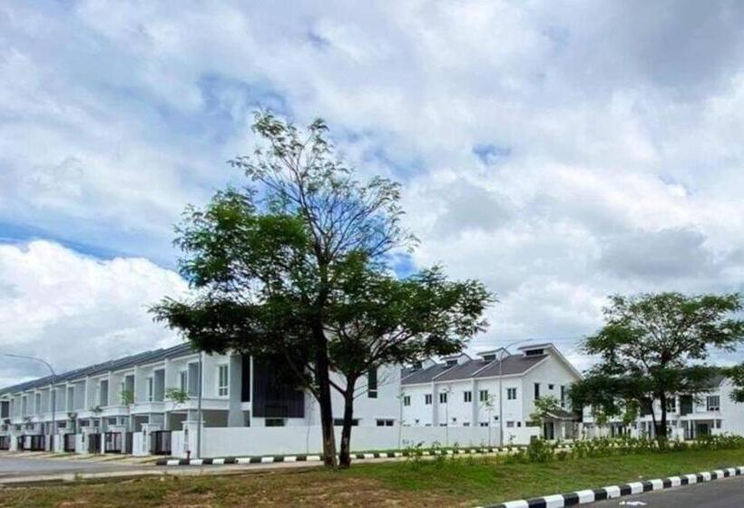Pensão Naira Homestay Kota Bharu ,wakaf Che Yeh 4 Bilik 3 Aircond
