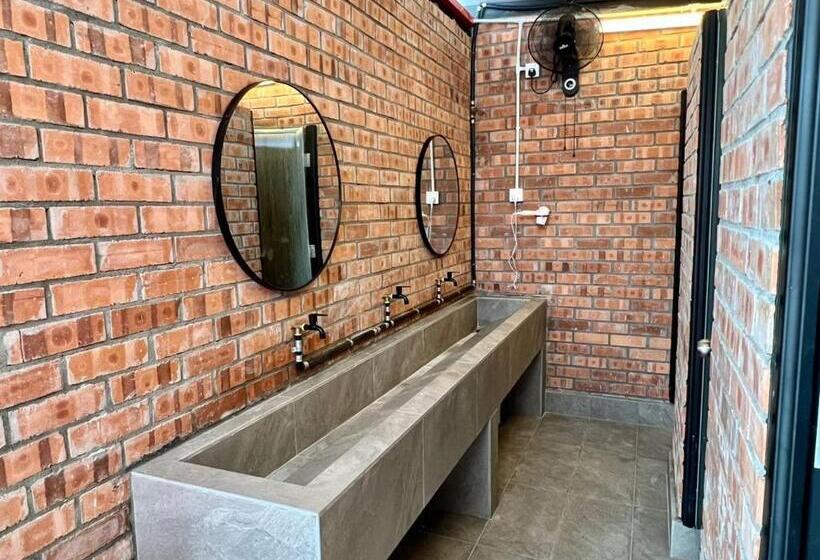 פנסיון Reserve The Cozytainer