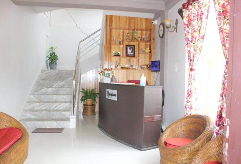 پانسیون The Escapade Inn