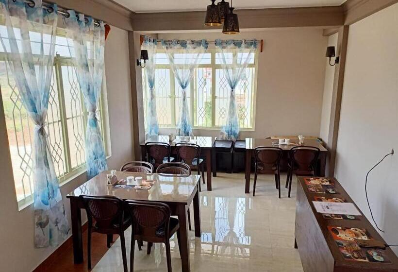 پانسیون The Escapade Inn