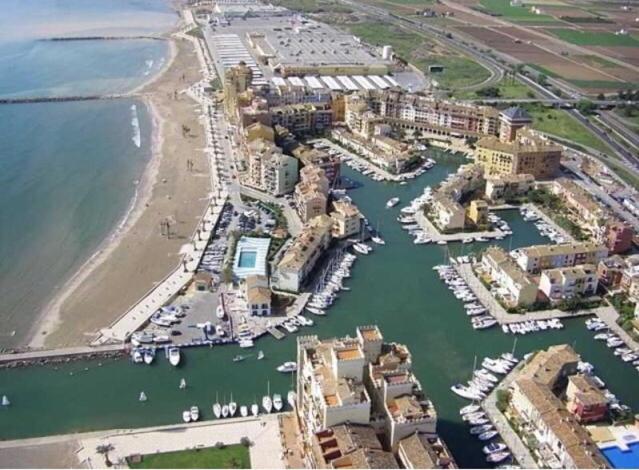 پانسیون Valencia Beach Room With Private Bathroom Coliving