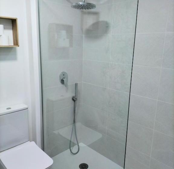 پانسیون Valencia Beach Room With Private Bathroom Coliving