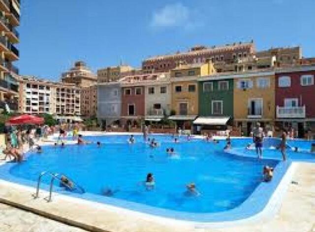 پانسیون Valencia Beach Room With Private Bathroom Coliving