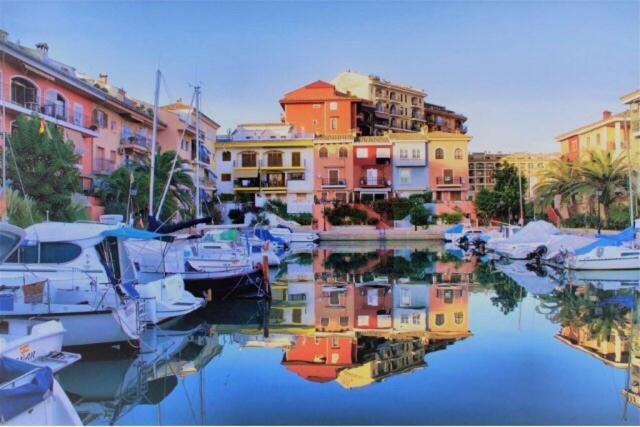 پانسیون Valencia Beach Room With Private Bathroom Coliving