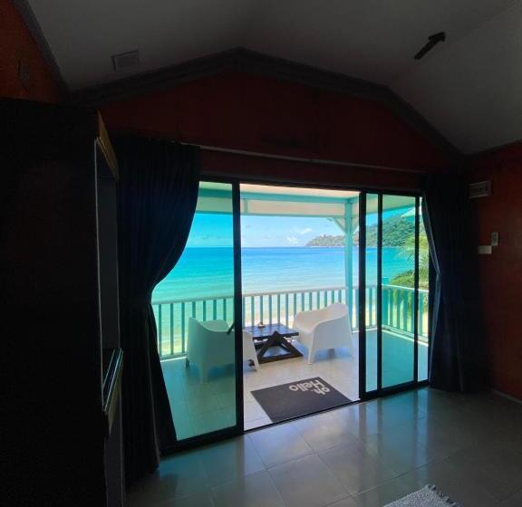 Resort Pondok Beach Shack