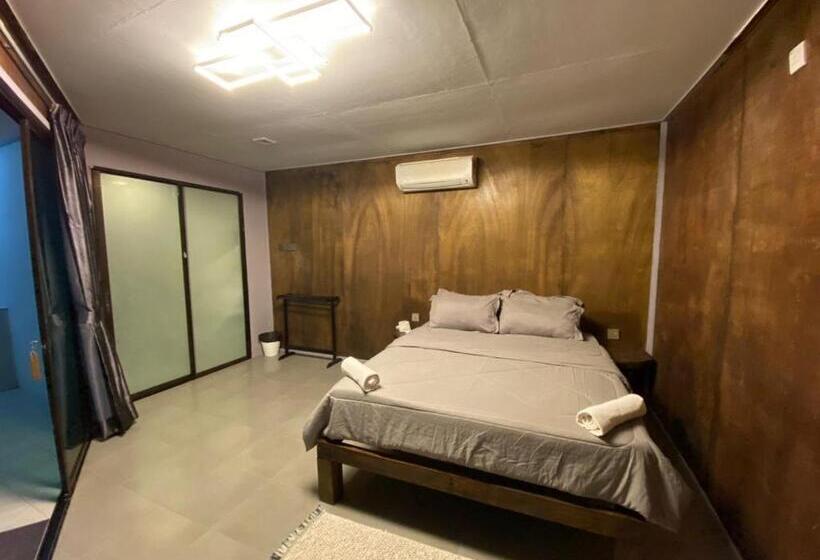 Resort Pondok Beach Shack