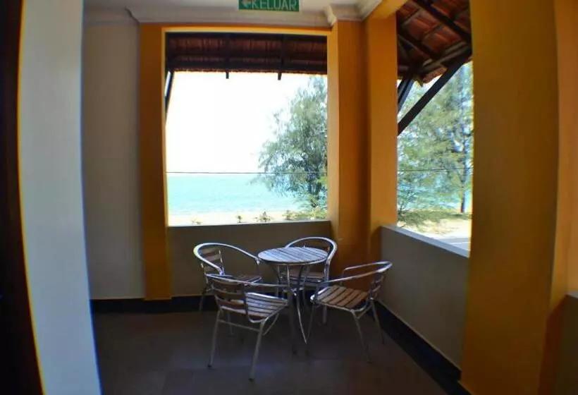 Retkeilymaja Teluk Lipat Seaview Inn