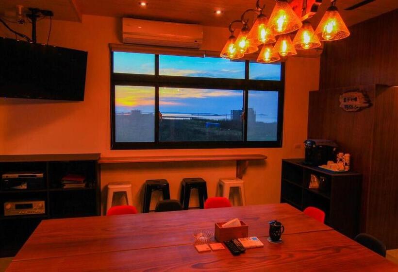 تختخواب و صبحانه Air Force